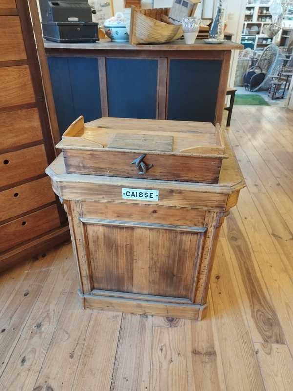 Meuble de métiers caisse XXe 