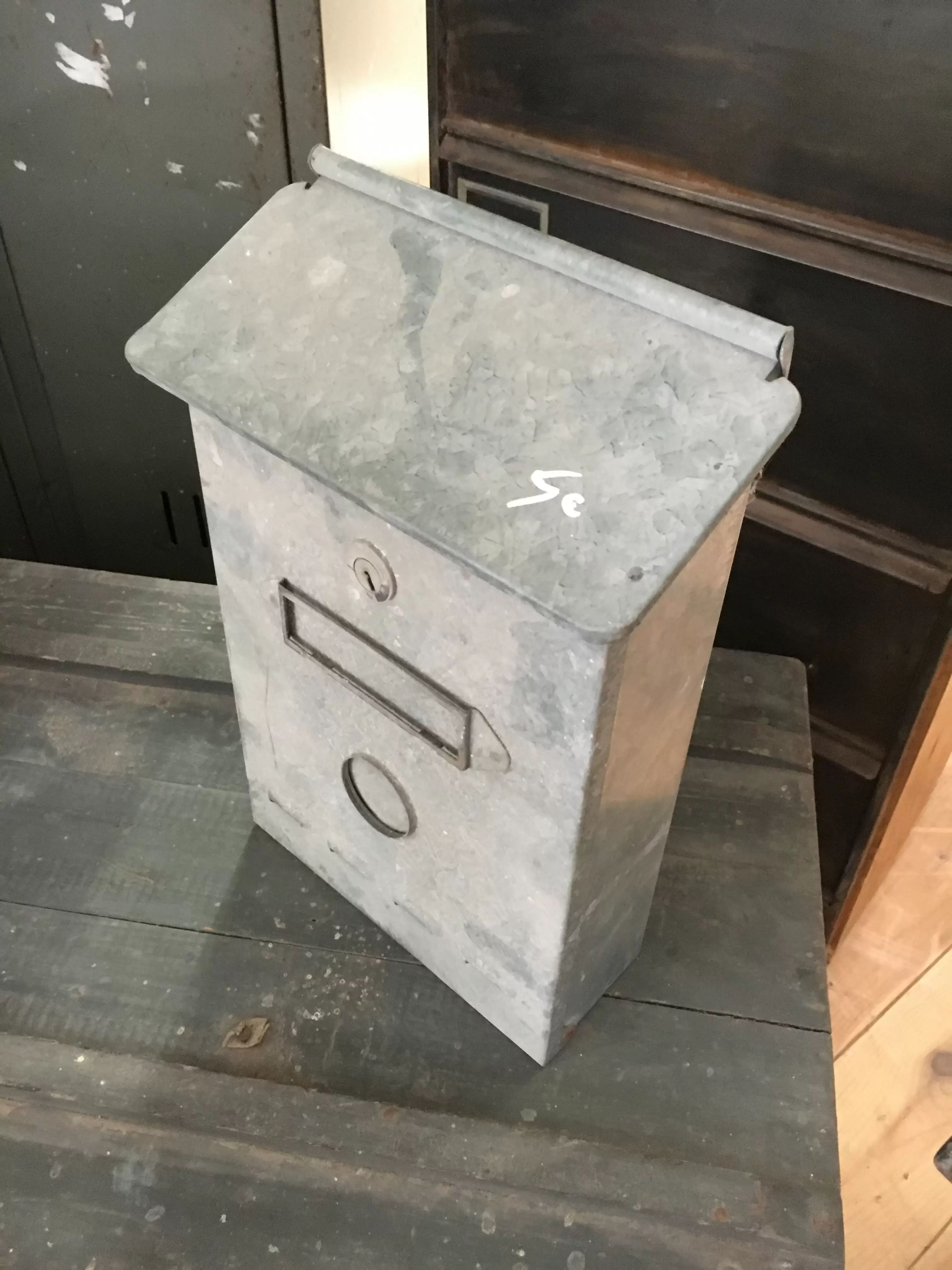 Galvanized sheet metal mailbox | Brikbroc, online flea market