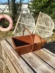 Small wooden winegrower basket