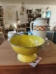 Vintage enameled colander 